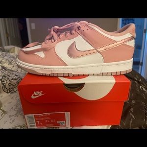 7Y Nike Dunk Low in pink velvet